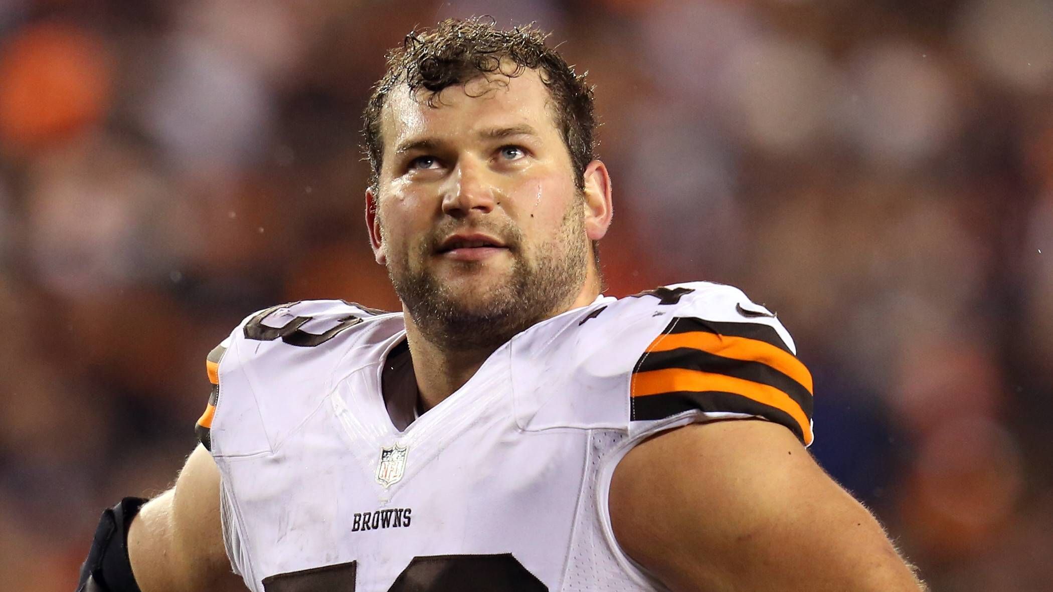 <strong>Left Tackle: Joe Thomas</strong><br>10.636 Snaps am Stück stand Thomas ohne Unterbrechung auf dem Feld und erlangte alleine dadurch Legendenstatus. Thomas spielte elf Jahre für die Cleveland Browns.<br><em>Bank:<br>-&nbsp;Jonathan Ogden<br>- Trent Williams</em>