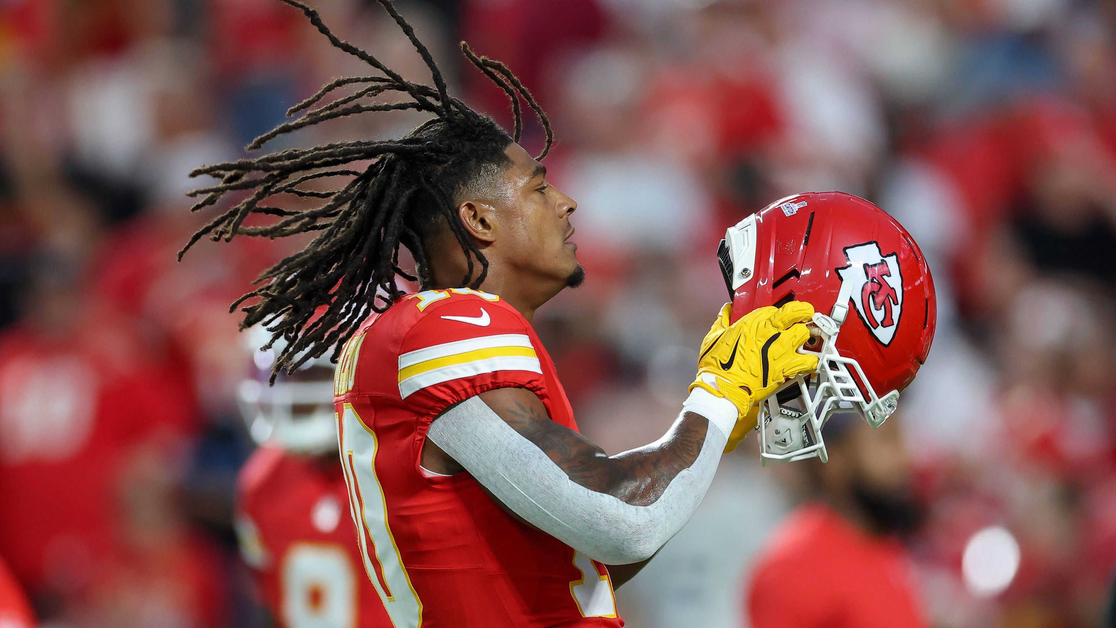 <strong>Isiah Pacheco (Kansas City Chiefs)</strong><br>Der Running Back der Chiefs wird auch das kommende Spiel seines Teams gegen die Denver Broncos verpassen. Pacheco hatte sich in Woche 8 beim Sieg gegen die Commanders am Innenband verletzt und fällt seitdem aus. Hoffnungen der Fans auf ein Comeback an diesem Wochenende wurden enttäuscht.