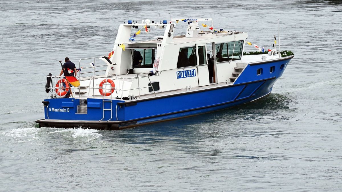 Polizeiboot auf dem Rhein