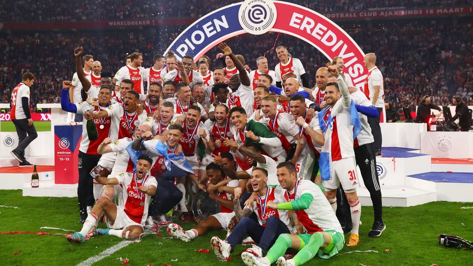 
                <strong>Topf 1</strong><br>
                Ajax Amsterdam - Meister in den Niederlanden
              