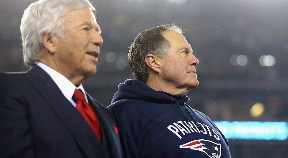 
                <strong>Verlierer mit Perspektive: New England Patriots</strong><br>
                Die Patriots verlieren nach Danny Amendola einen weiteren bärenstarken Receiver. Trotzdem ist an diesem Trade nicht alles schlecht für Bill Belichick (r.) und Besitzer Robert Kraft (l.). Schließlich erhalten sie einen weiteren Erstrundenpick von den Rams. Damit besitzen die Patriots nun vier der ersten 63 Draft-Picks. Ein Umbruch kann damit eingeleitet werden. Gut möglich also, dass sie sich sogar noch weiter in der Reihenfolge hochtraden, um einen Quarterback-Nachfolger für den inzwischen 40-jährigen Tom Brady auszuwählen.
              