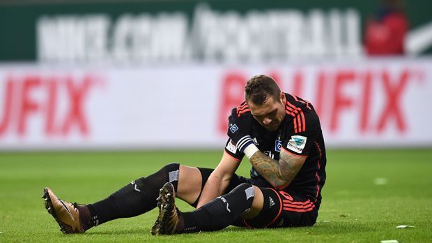 
                <strong>Pierre-Michel Lasogga (Hamburger SV)</strong><br>
                Pierre-Michel Lasogga (Hamburger SV): Beim Derby gegen Werder Bremen musste der 23-Jährige bereits nach 25 Minuten ausgewechselt werden - Lasogga kugelte sich die Schulter aus. Allerdings gab es leichte Entwarnung: Der Stürmer muss nicht operiert werden. Gegen Mainz 05 fehlt er dennoch.
              