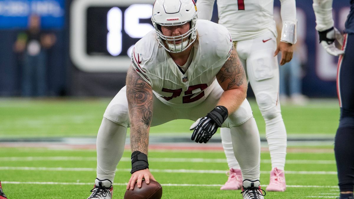 November 19, 2023: Arizona Cardinals center Hjalte Froholdt (72) prepares for a play during a game between the Arizona Cardinals and the Houston Texans in Houston, TX. .. CSM USA - ZUMAc04_ 2023111...