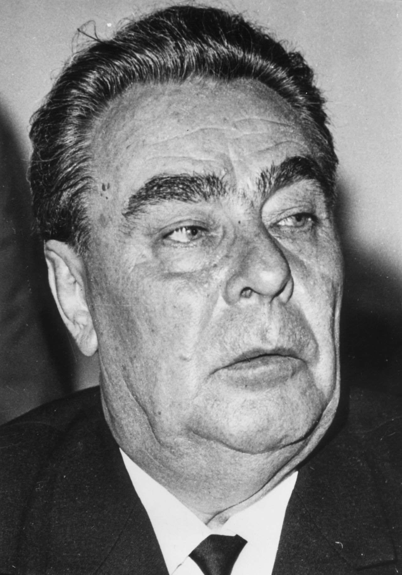 Leonid Iljitsch Breschnew: geboren 1906 in der heutigen Ukraine, gestorben 1982 in Russland. Regierte die Sowjetunion zwischen 1964 und 1982.