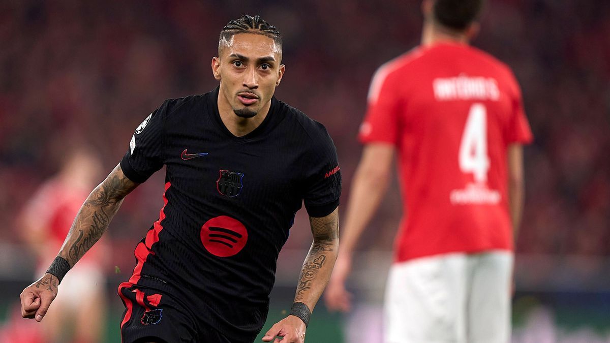 SL Benfica Vs FC Barcelona, Barca - UEFA Champions League 2024 25 Round Of 16 First Leg Raphinha of FC Barcelona celebrates after scoring his team s first goal during the UEFA Champions League 2024...