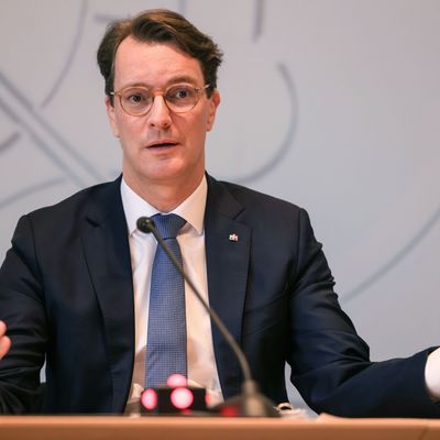 NRW-Ministerpräsident Hendrik Wüst (CDU) hat die Migrationspläne der Union in der ARD-Talksendung Caren Miosga verteidigt. 