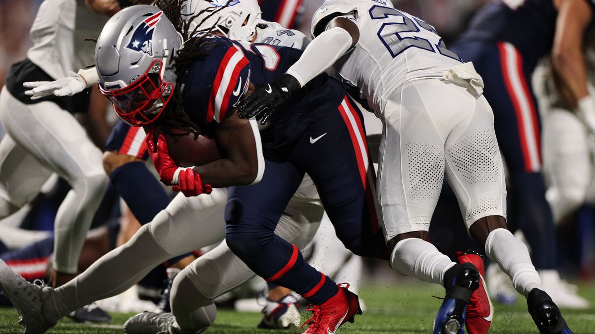 New England Patriots v Buffalo Bills - NFL 2025