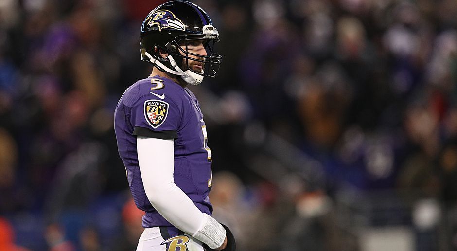 
                <strong>Platz 20: Baltimore Ravens</strong><br>
                Nach einer offensiv erneut schwachen Saison hat das Front Office Joe Flacco neue Receiver zur Seite gestellt. Mit John Brown, Willie Snead, Michael Crabtree und den Rookie-Tight-Ends Hayden Hurst, sowie Mark Andrews hat der Quarterback rein theoretisch die Qual der Wahl. Jedoch ist fragwürdig, ob Flacco in einer jetzt guten, aber nicht überragenden Offense nochmals seine Super-Bowl-Form findet, zumal Center Ryan Jensen die Ravens in der Offseason verließ. Die Defense wird das Team wieder einmal tragen müssen, wenn es in die Playoffs gehen soll. Interessant wird sein, ob Rookie-Quarterback Lamar Jackson vielleicht schon ein paar Snaps erhält und ob aus deutscher Sicht Fullback Christopher Ezeala einen Platz im Roster findet.
              