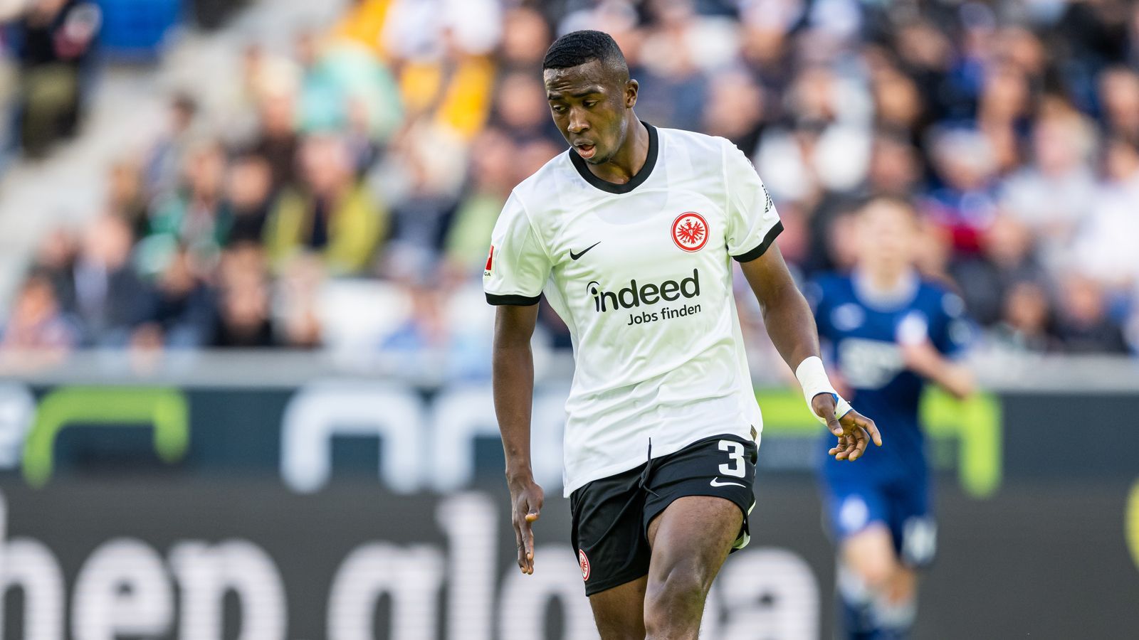 <strong>Eintracht Frankfurt</strong><br><strong>Verantwortlich:</strong>&nbsp;Bastian Quentmeier (Leiter der Scouting-Abteilung), Sebastian Frank (Leiter der Scouting-Abteilung), Sebastian Stein (Leiter der Scouting-Abteilung), Nicolai Adam (Head of International Relations and Scouting)<br><strong>Anzahl der Scouts:</strong>&nbsp;17<br><strong>Namhafte Scouts:</strong>&nbsp;-