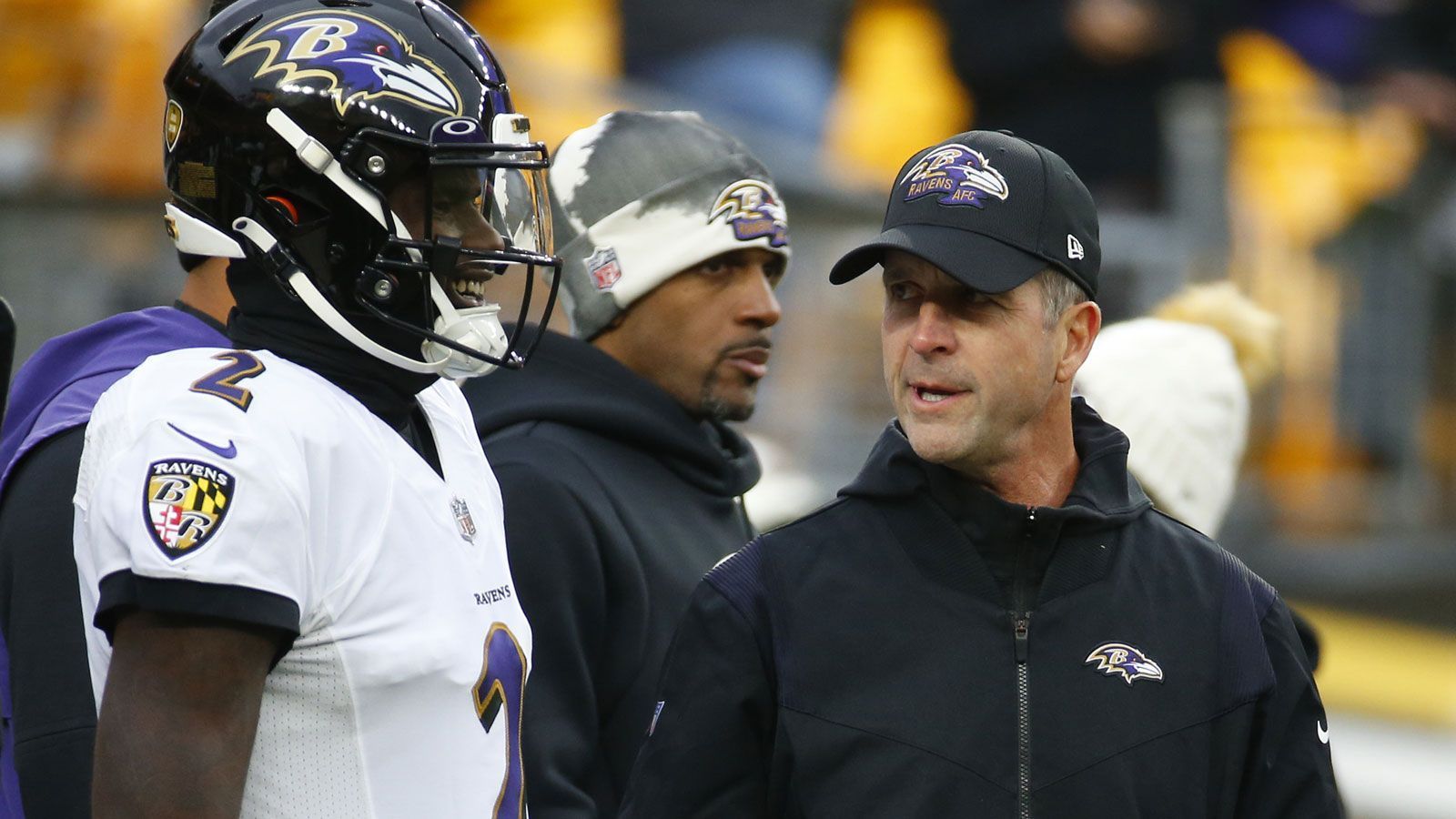 
                <strong>AFC North: Baltimore Ravens</strong><br>
                &#x2022; Head Coach: John Harbaugh (r.)<br>&#x2022; Quarterback: Tyler Huntley (l.) oder Anthony Brown<br>&#x2022; Platzierung nach Regular Season: 2. der AFC North (Division), Platz 6 in der AFC (Conference)<br>&#x2022; Stadion: M&T Bank Stadium (Baltimore, Maryland)<br>&#x2022; Gegründet: 1996<br>
              