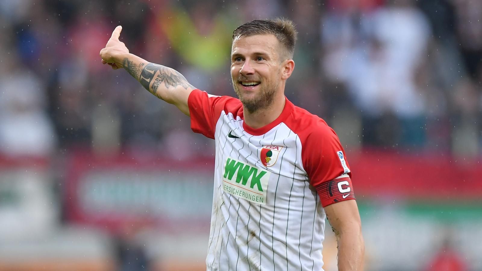 
                <strong>FC Augsburg: Daniel Baier</strong><br>
                Im Team seit: Januar 2010Kapitän seit: 2017
              