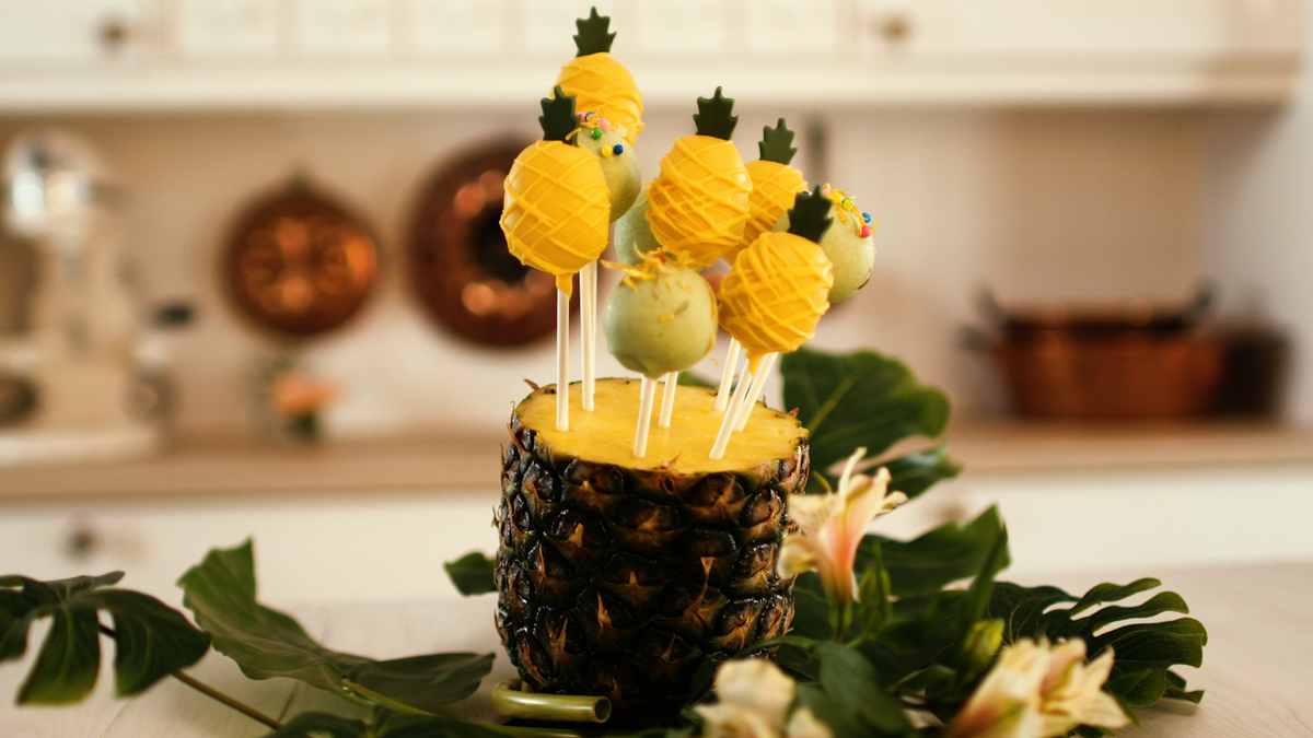 Cake Pops im Ananas-Look