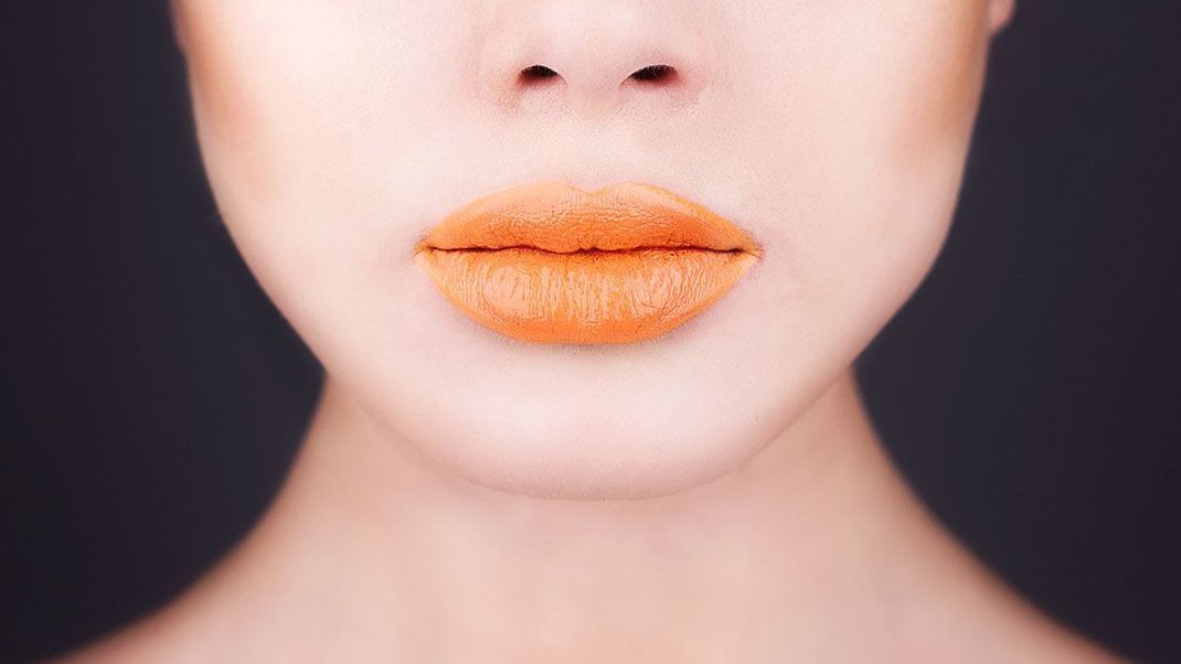 Von pflegendem Lippenbalsam bis hin zum Make-up - warum wir im Herbst Kürbis nicht nur auf die Speisekarte, sondern auch in die Beauty-Routine integrieren sollten, lest ihr hier.