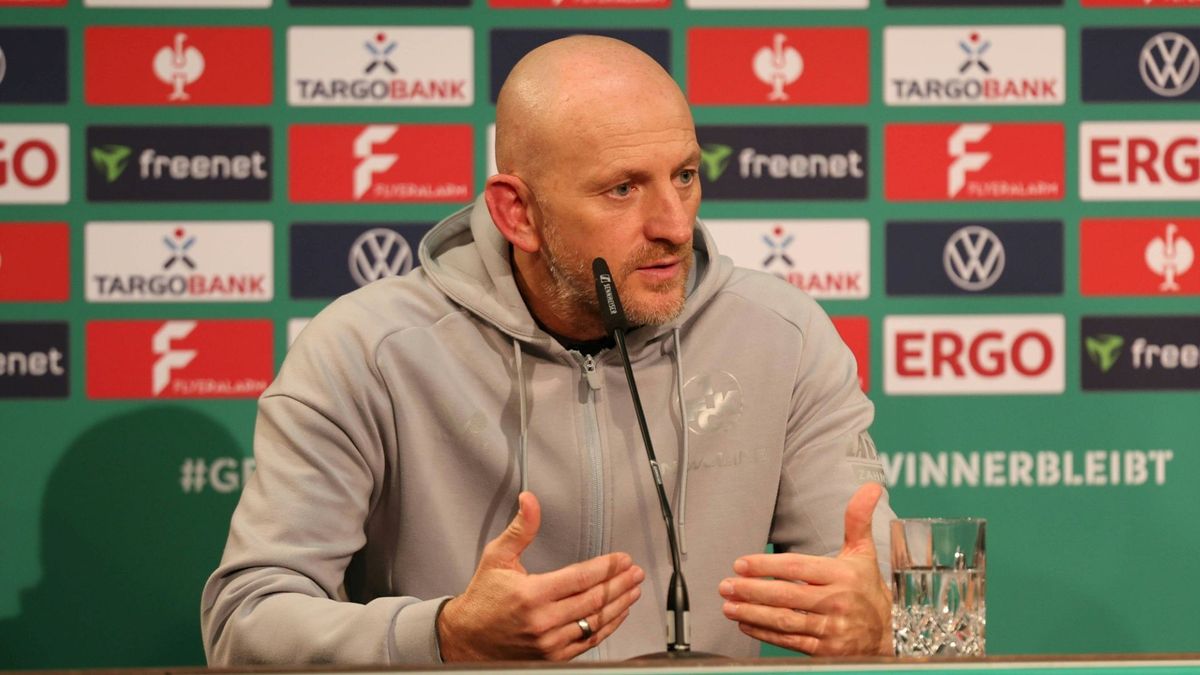 Deprimiert auf der PK: FCK-Trainer Torsten Lieberknecht