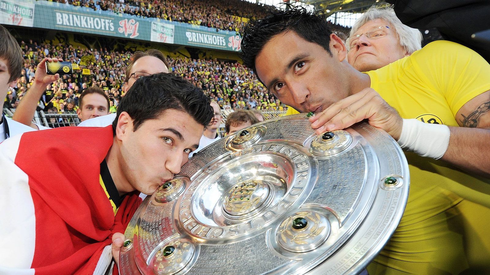 
                <strong>Nuri Sahin und Lucas Barrios (Borussia Dortmund)</strong><br>
                Dreierpacker: Lucas Barrios - Vorlagengeber: Nuri Sahin - Ergebnis: 3:2 in Nürnberg - Datum: 24. April 2010
              