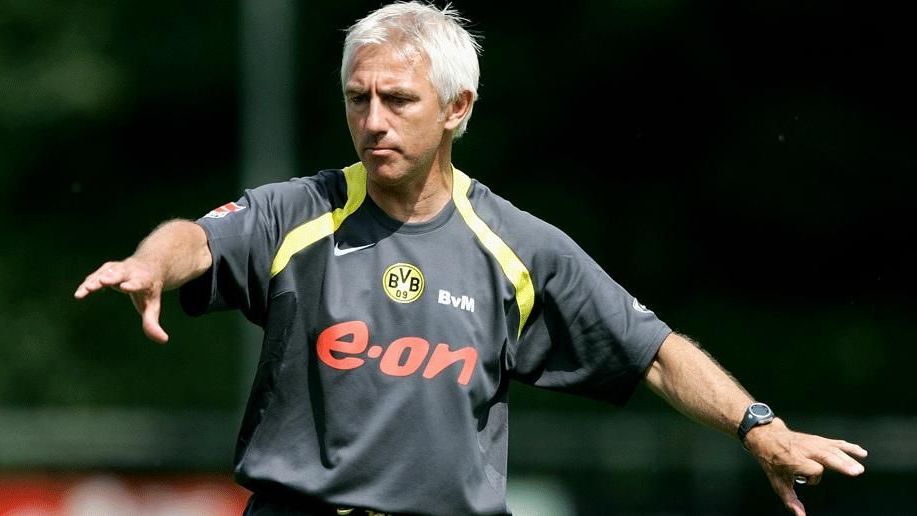 <strong></strong><strong>Platz 13. Bert van Marwijk: 1,44 Punkte pro Spiel</strong><br><strong>Amtszeit beim BVB: </strong>01.07.2004 - 18.12.2006<br><strong>Spiele als BVB-Trainer:</strong>&nbsp;95 (35 Siege, 32 Unentschieden, 28 Niederlagen)