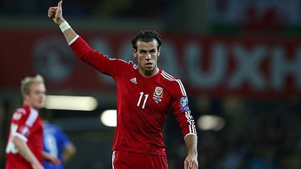 
                <strong>Wales</strong><br>
                Wales: Auch Gareth Bale und "The Dragons" dürfen ihren Urlaub im Sommer 2016 verschieben. Trotz einer 0:2-Niederlage in Bosnien-Herzegowina fährt Wales erstmals zu einer Europameisterschaft.
              