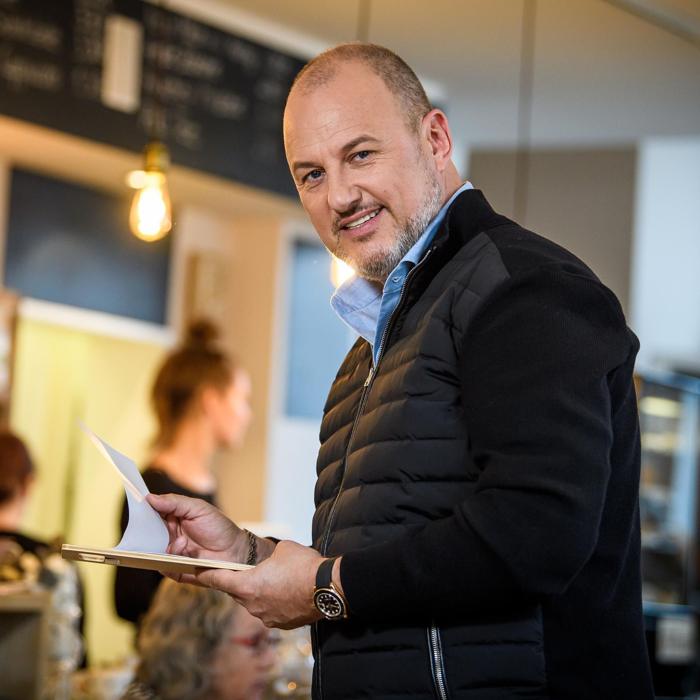 "Rosins Restaurants - ein Sternekoch räumt auf" 2024 mit Frank Rosin: Joyn Teaser vorab