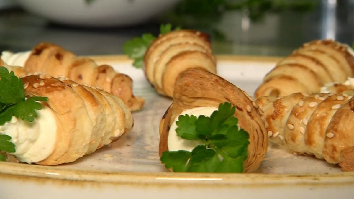 Im Faschingsfieber: Markus Söder singt im Elvis-Kostüm | Sat1