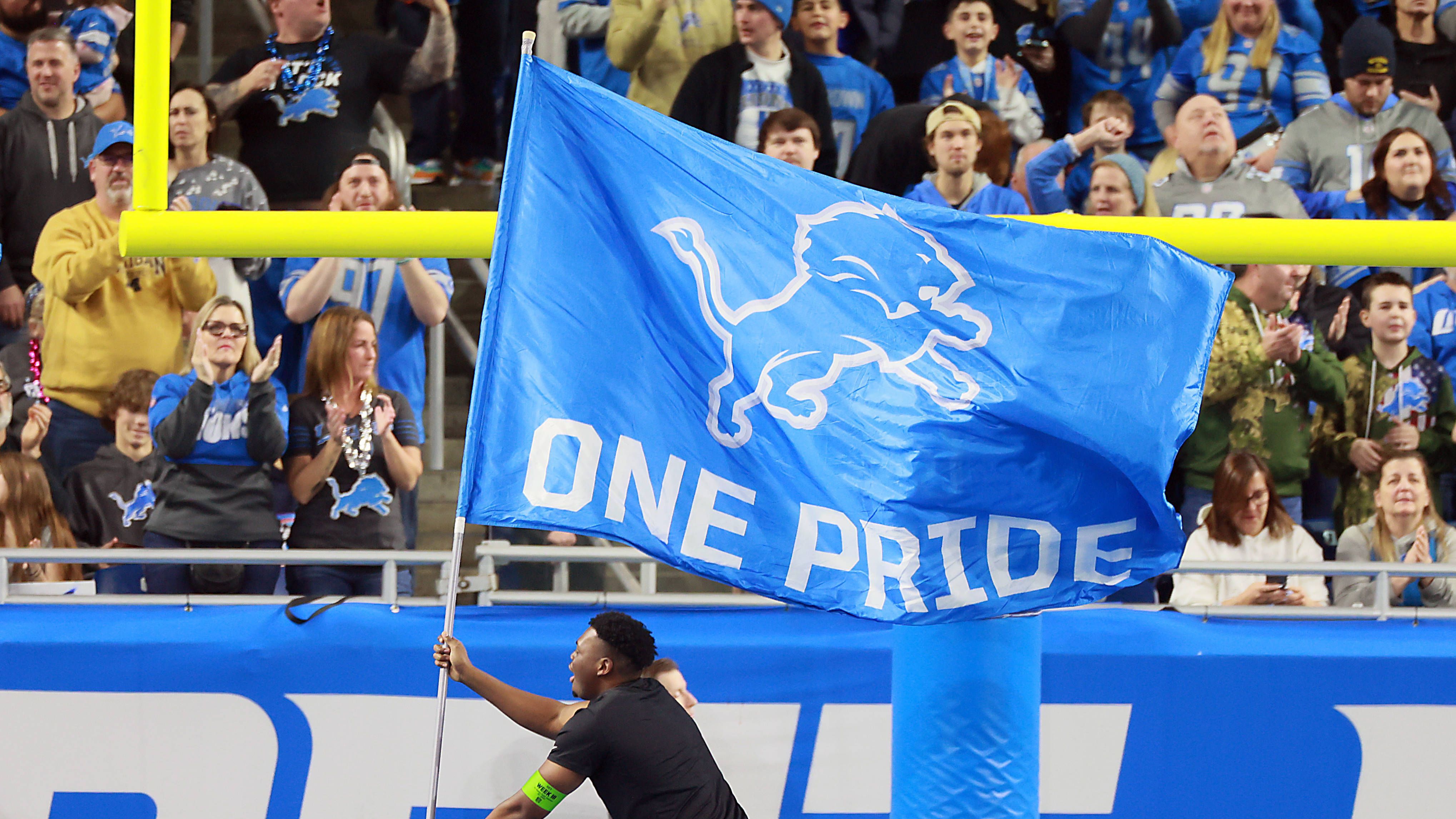 <strong>Rams @ Lions: Erster Heim-Auftritt seit 30 Jahren</strong><br>Für die Fans im Ford Field dürfte es ein besonderes Spiel werden. Erstmals seit 1993 sind die Detroit Lions Gastgeber eines Playoff-Spiels. Der letzte Heimsieg in den Playoffs stammt aus dem Jahr 1991. Da waren einige der am Sonntag anwesenden Zuschauer noch gar nicht geboren.