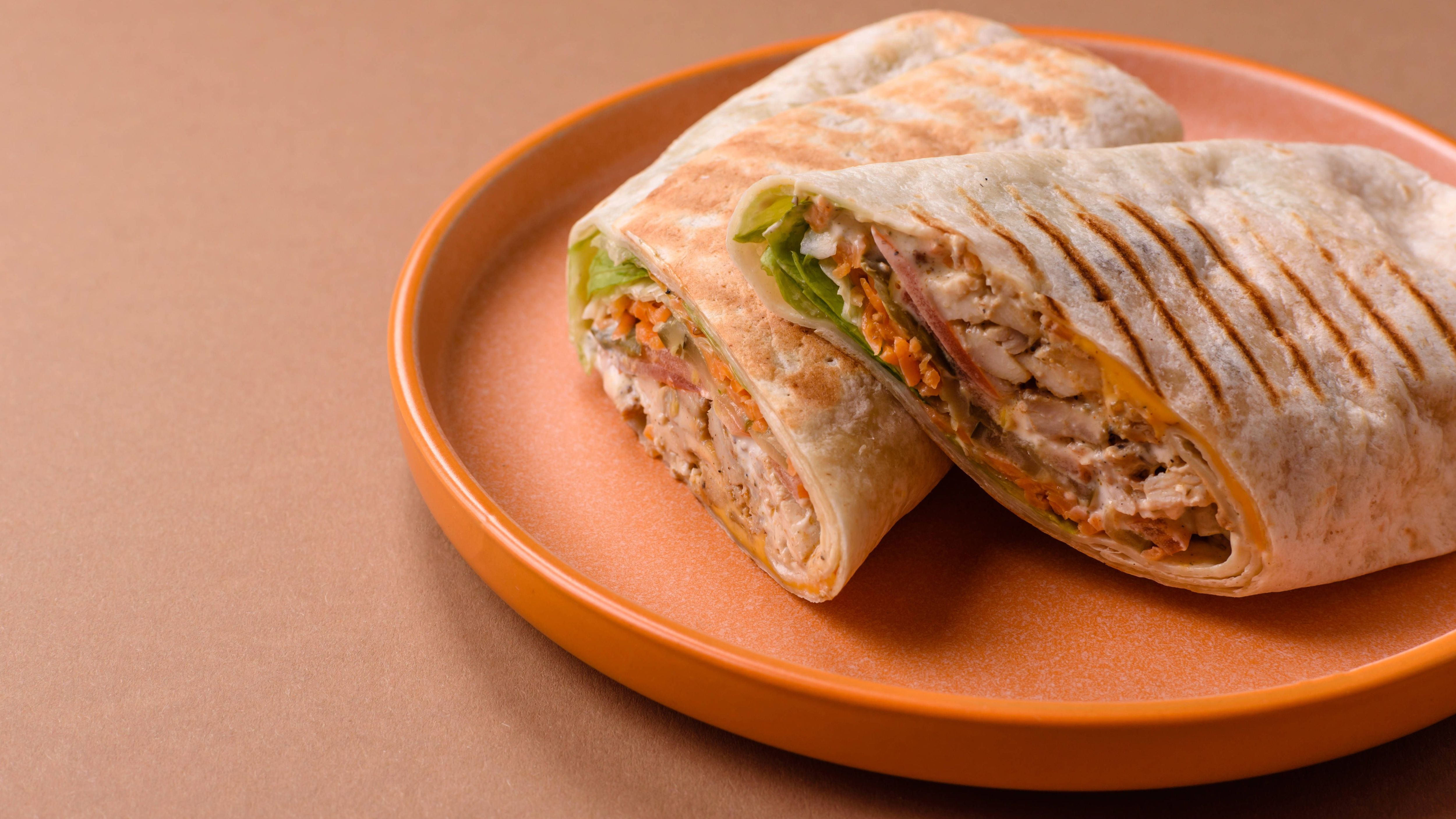 <strong>Wraps:</strong><br>Chicken 10€<br>Vegan 10€