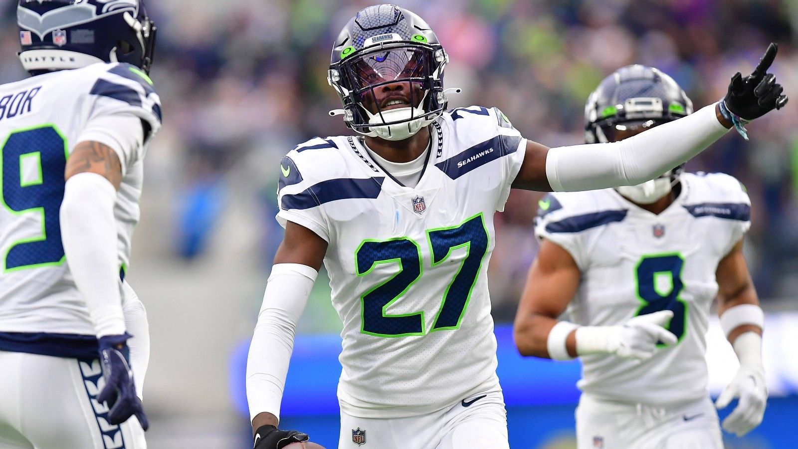 
                <strong>Cornerback</strong><br>
                AFC: Sauce Gardner (New York Jets) - 191.876 Stimmen - NFC: Tariq Woolen (Seattle Seahawks, im Bild) - 166.954 Stimmen
              