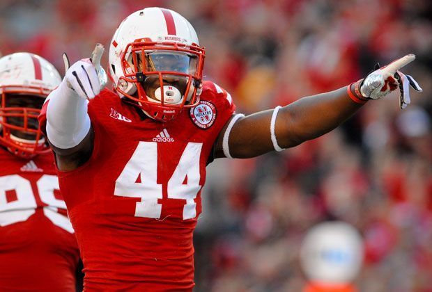 
                <strong>Randy Gregory (University of Nebraska)</strong><br>
                Der Defensive End der Nebraska Cornhuskers meldete sich ebenfalls zum Draft an. 54 Tackles und sieben Sacks in nur zehn Spielen können sich sehen lassen. Potenzielle Teams: Jacksonville Jaguars, Tennessee Titans, Washington Redskins.
              