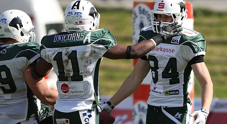 
                <strong>Schwäbisch Hall Unicorns</strong><br>
                In einer Sportart wie American Football muss auch ein amerikanischer Vereinsname her. Der Phantasie sind dabei kaum Grenzen gesetzt, die Schwäbisch Hall Unicorns und die Oxford Killer Ponies sind dafür nur zwei Beispiele. Weltweit geben sich Teams bei der Namenswahl richtig viel Mühe, die Ergebnisse sind teilweise sehr amüsant. ran.de zeigt die lustigsten Team-Namen im American Football.
              