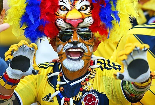 
                <strong>Verrückt, sexy, skurril: Fans in Brasilien </strong><br>
                Auch wenn die Kolumbianer bei der WM auf ihren stärksten Tiger Radamel Falcao (Spitzname: El Tigre) verzichten müssen -die kolumbianischen Anhänger fahren auf der Tribüne dennoch die Krallen aus.
              