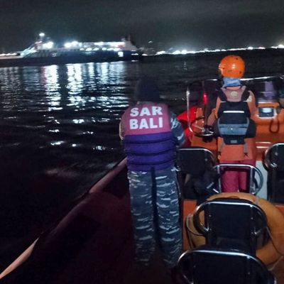 Fähre bei Bali gesunken
