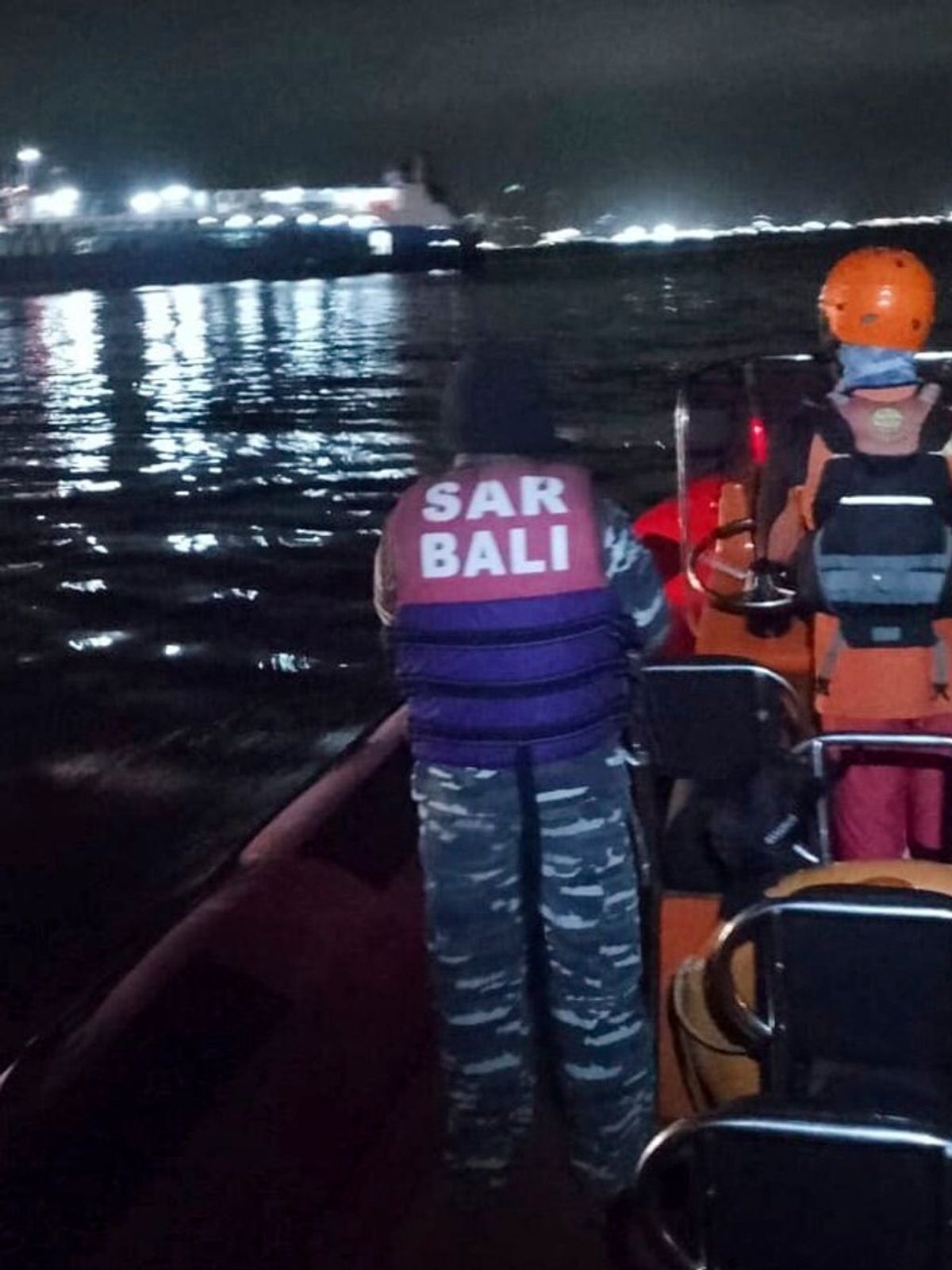 Fähre bei Bali gesunken