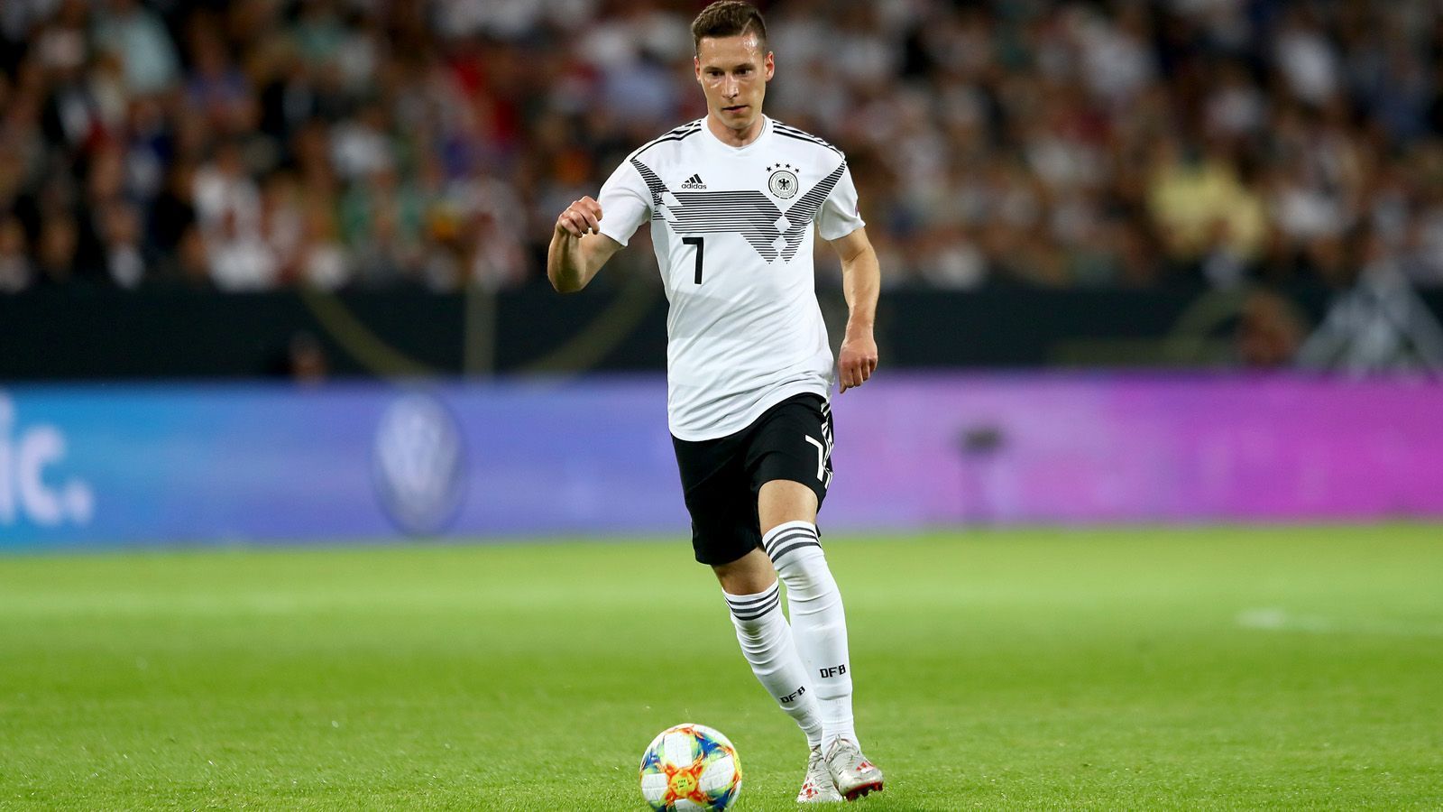 
                <strong>Julian Draxler</strong><br>
                Besitzt keinen zweiten Vornamen.
              