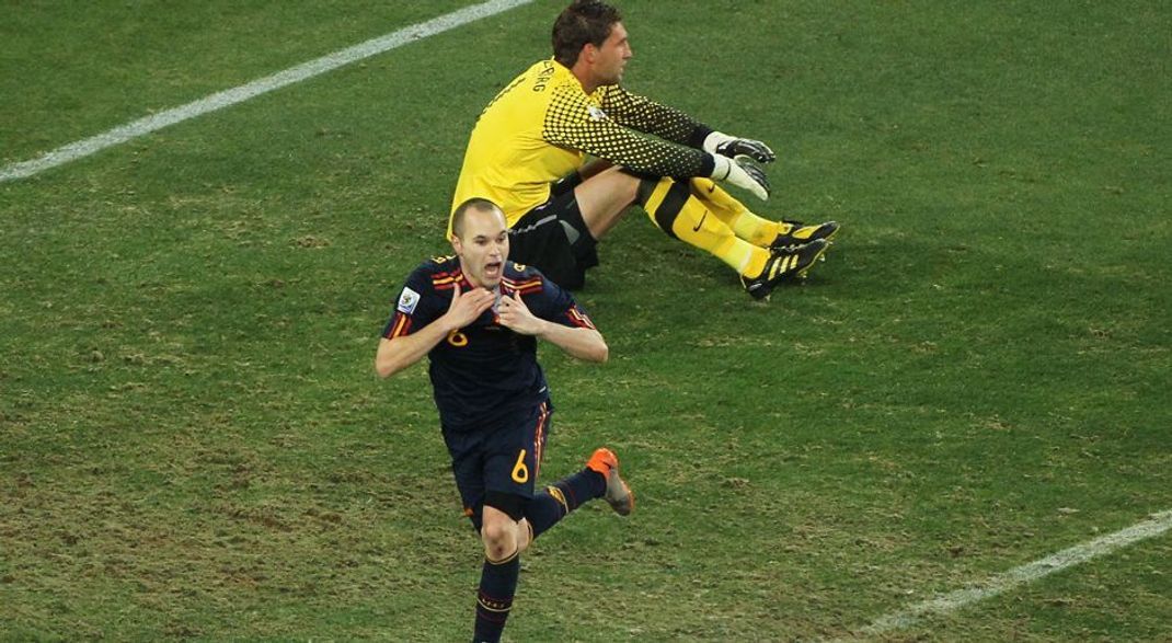 Iniesta schießt Spanien zum WM-Titel.