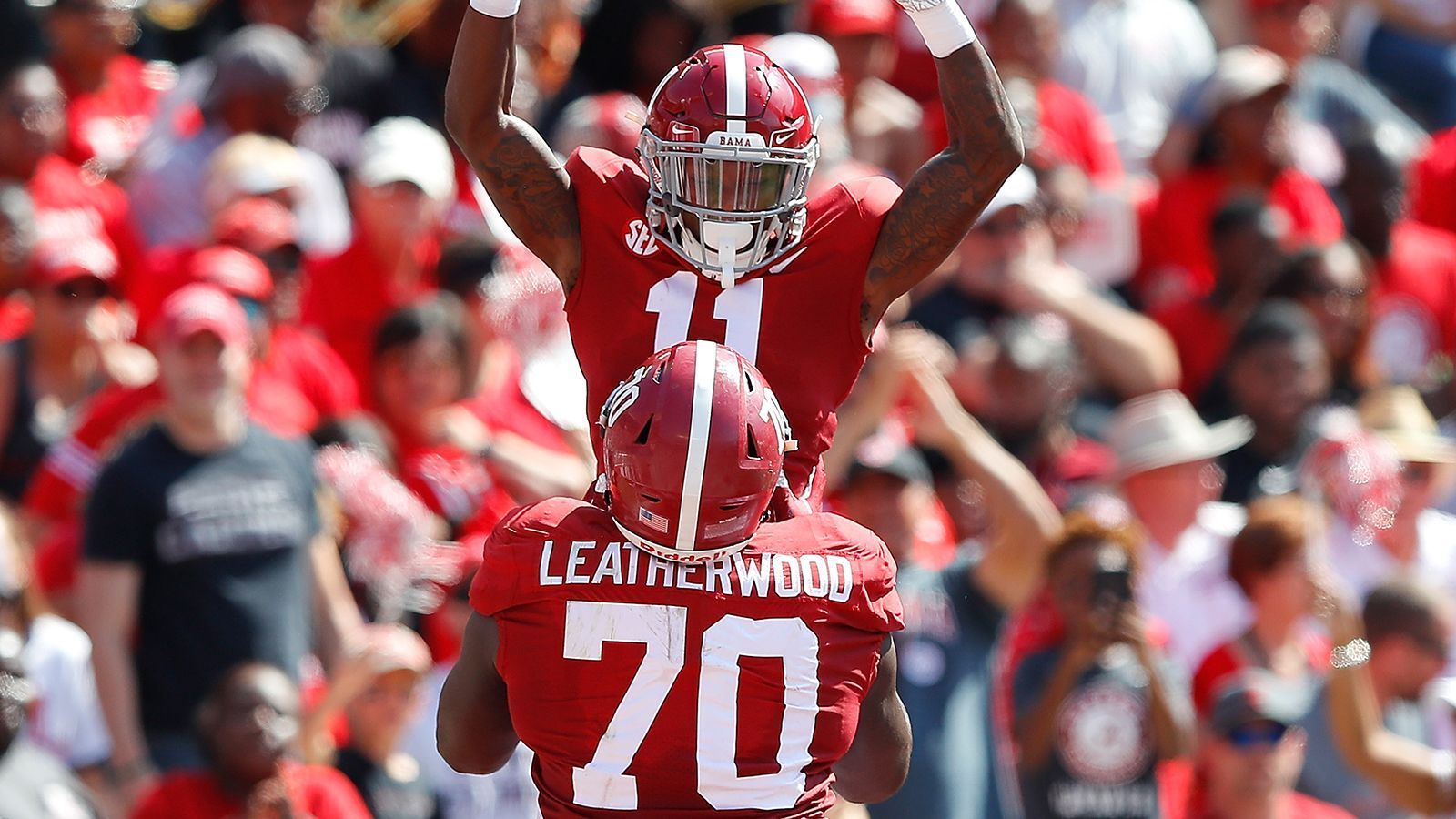 
                <strong>Alex Leatherwood, Tackle, Alabama</strong><br>
                Der ehemalige Beschützer von Tua Tagovailoa spielte bereits mehrere Positionen in der Offensive Line, zuletzt agierte er als Left Tackle. Leatherwood ließ lediglich zwei Sacks zu.
              