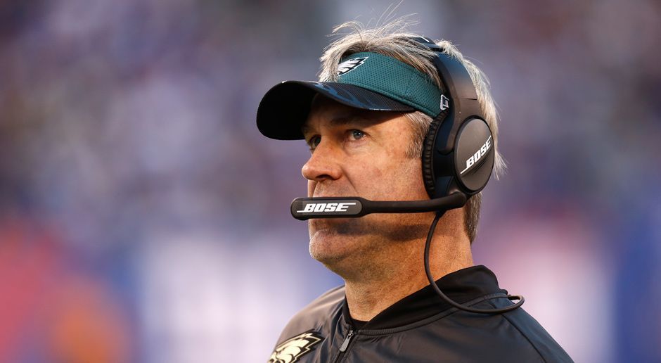 
                <strong>Verlierer: Doug Pederson</strong><br>
                Die Niederlage der Philadelphia Eagles gegen die Giants geht mit auf die Kappe von Head Coach Doug Pederson. Zweimal ließ er den vierten Versuch ausspielen, statt ein wohl sicheres Field Goal zu nehmen. Zweimal wurde seine Offense gestoppt, sechs Punkte dadurch verschenkt. Am Ende verloren die Eagles mit fünf Zählern gegen New York. Noch Fragen?
              
