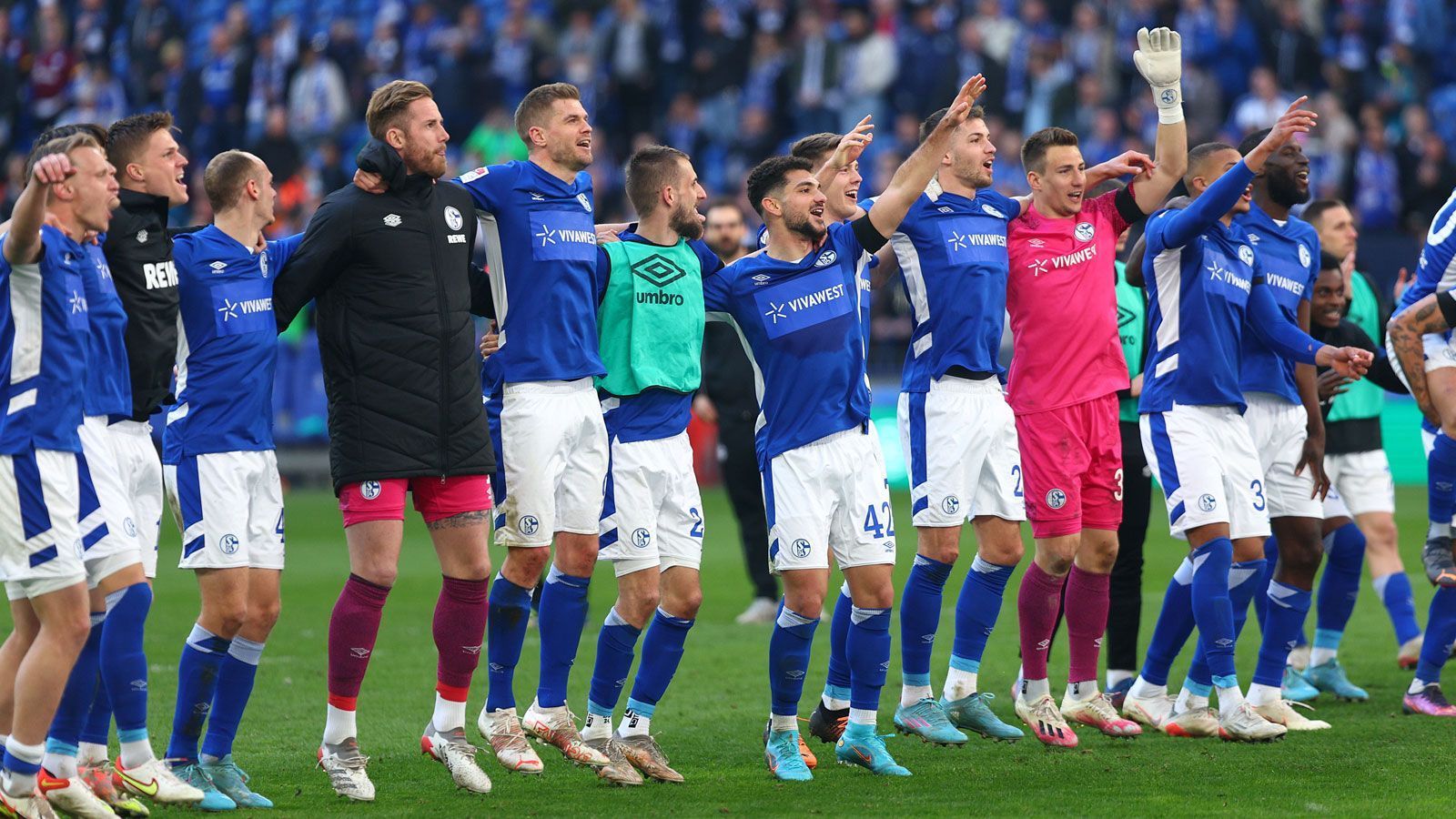 
                <strong>FC Schalke 04 (Platz 1, 59 Punkte, 67:41 Tore)</strong><br>
                &#x2022; <strong>FC St. Pauli (H)</strong><br>&#x2022; <strong>1. FC Nürnberg (A)</strong><br>Vergleiche mit Aufstiegskonkurrenten sind gefettet.
              