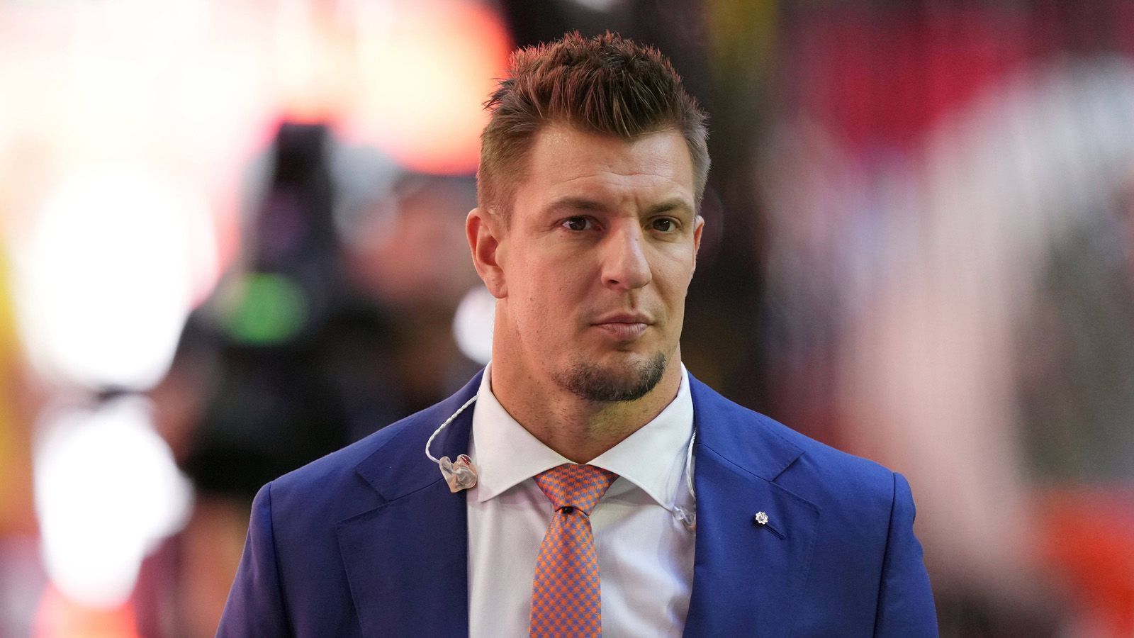 
                <strong>Rob Gronkowski</strong><br>
                Auch der frühere Tight End Rob Gronkowski ist beim Super Bowl dabei, allerdings beruflich in seiner Funktion als TV-Experte.
              