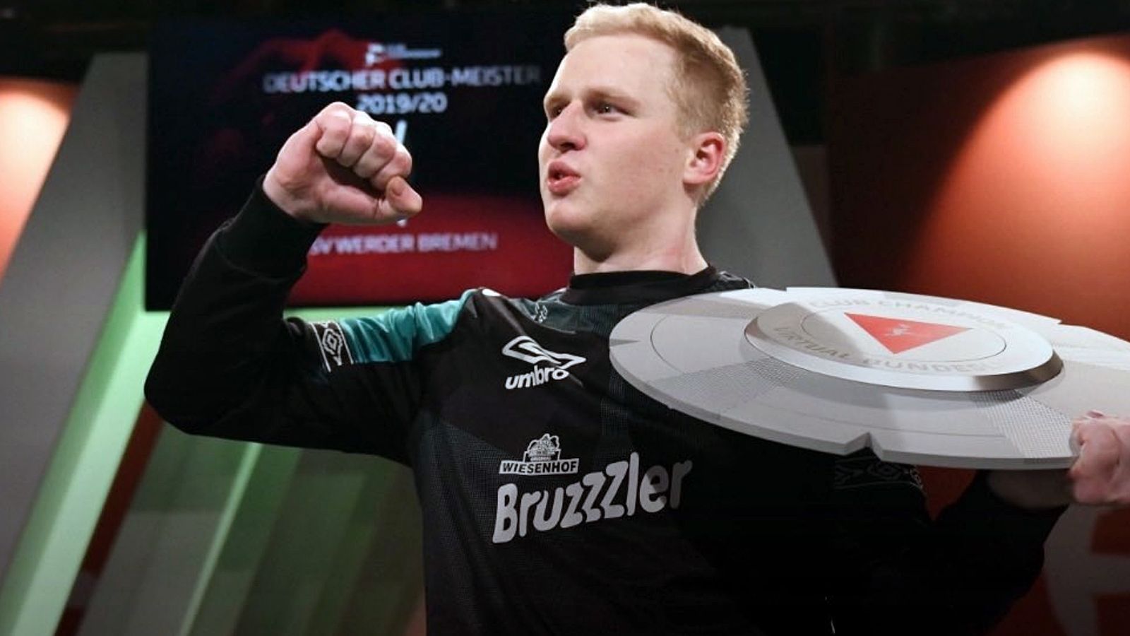 
                <strong>Michael Bittner</strong><br>
                eSports-Nickname: MegaBitKonsole: XboxVerein: SV Werder Bremen
              