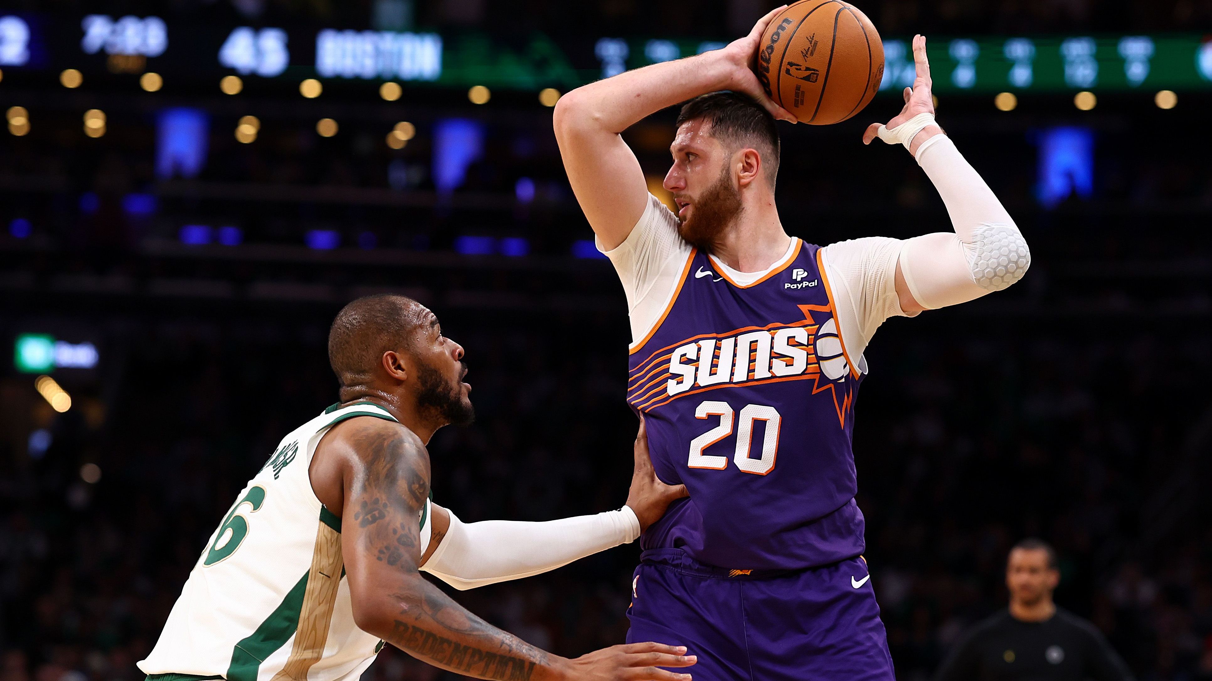 <strong>8. Phoenix Suns (zuvor Rang 9, 39:28)<br></strong>Verletzungen sind weiter ein großes Problem bei den Suns. Zuletzt war es wieder kaum möglich, die Big Three zusammen auf dem Parkett zu haben. Dazu gab es einige Turnover-Probleme. Absoluter Key für Phoenix ist Nurkic, der auf dem Feld im +/- den Unterschied macht. Der Sieg bei den Nuggets zuletzt war stark. Die beiden Niederlagen gegen Boston deutlich.