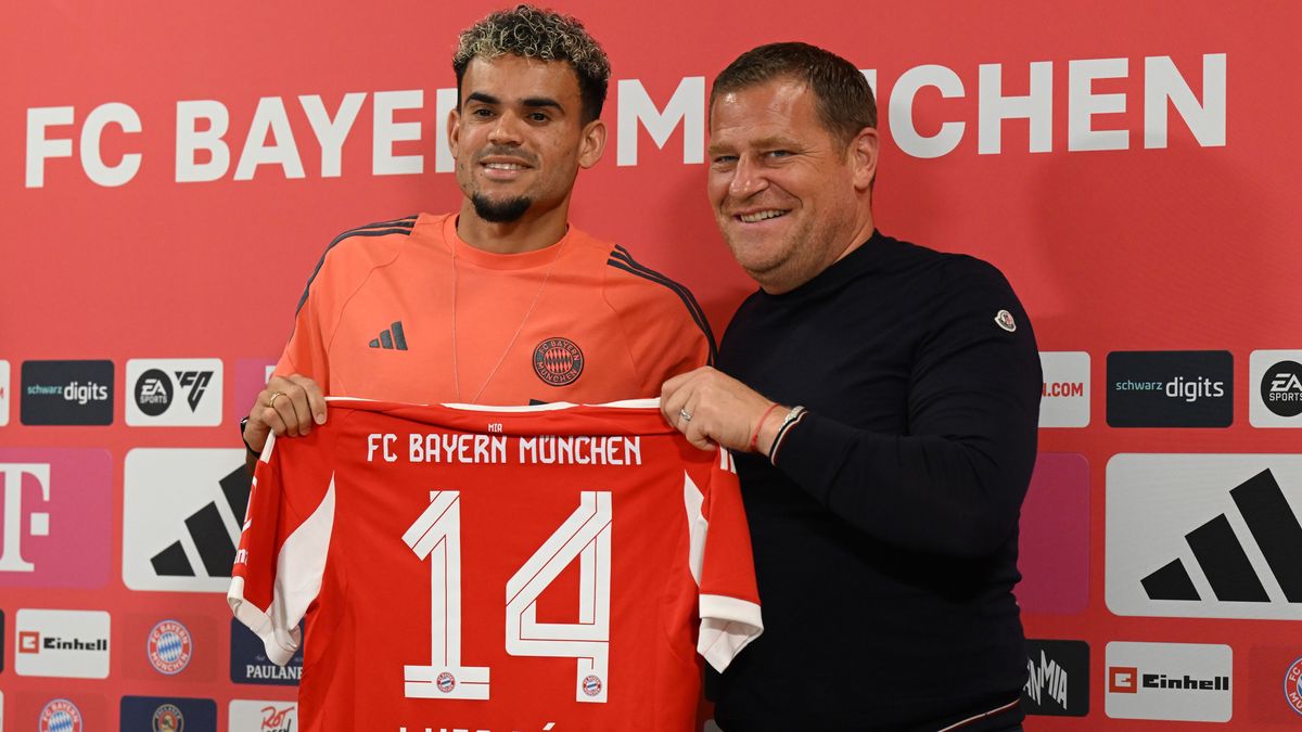 FC Bayern München Present New Signing Luis Diaz