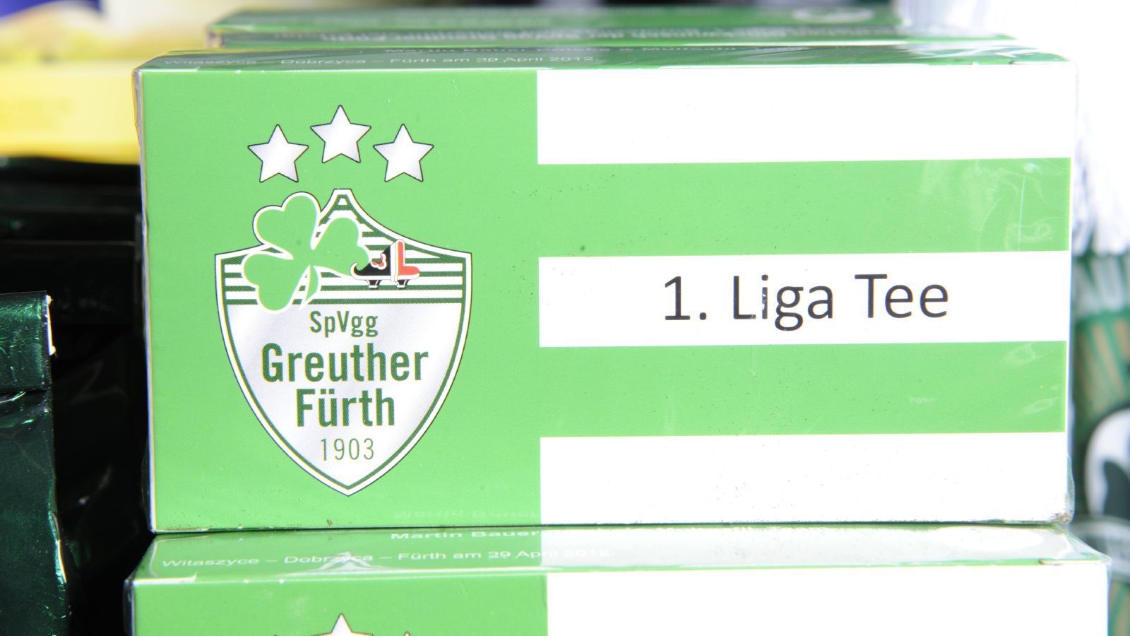 
                <strong>Greuther Fürth</strong><br>
                Das naheliegendste bei der SpVgg Greuther Fürth wären natürlich die Fürth Clover (Englisch für Kleeblatt). Der Beiname "Greuther" kommt nämlich vom ortsansässigen Traditionsladen für Tee. Viel ausgefallener also: Die Fürth Tea Bags.
              