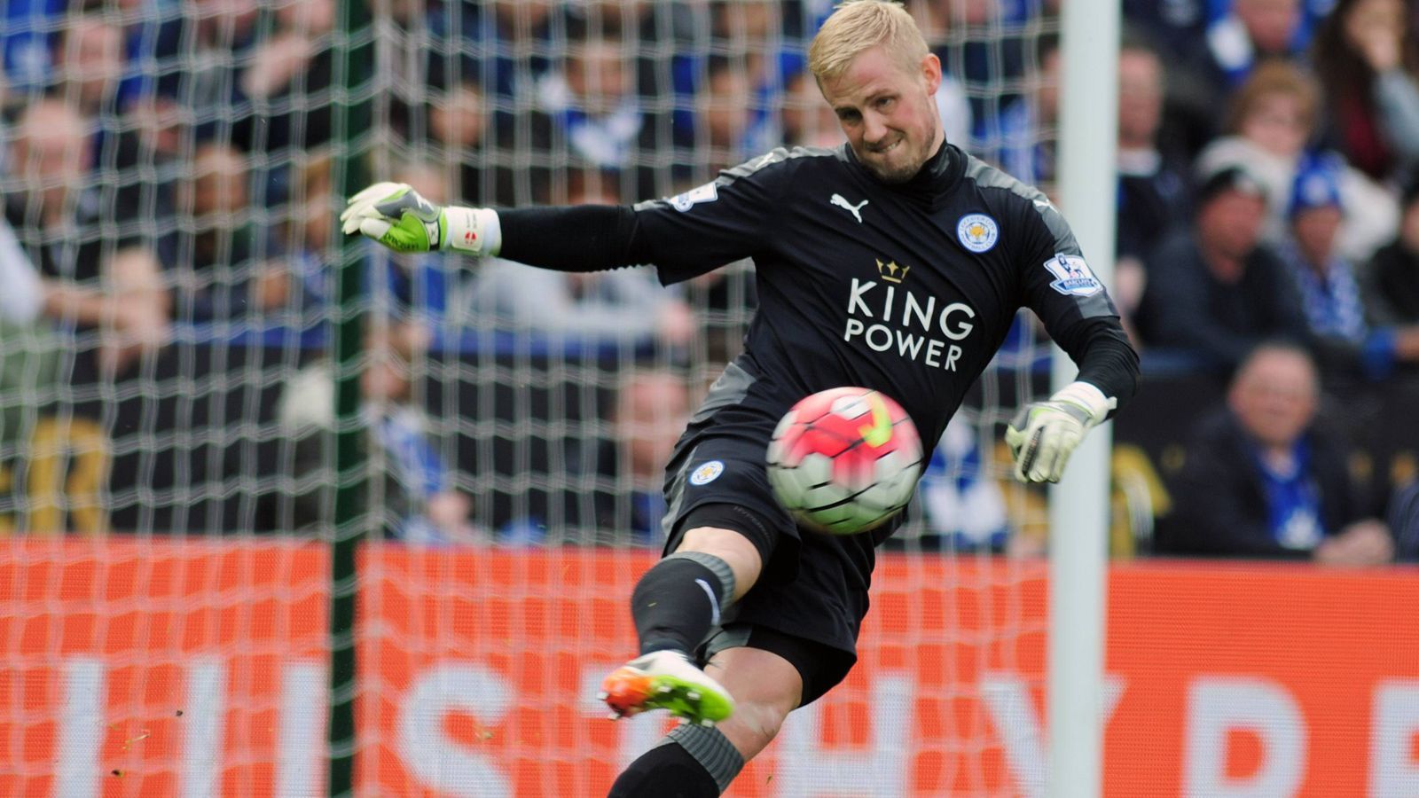 
                <strong>Kasper Schmeichel</strong><br>
                Kasper Schmeichel ist für Leicester City das, was sein Vater für Manchester United war: eine Vereinslegende. Er ist schon seit 2011 im Verein und war Leistungsträger, als Leicester 2016 sensationell Meister wurde.
              