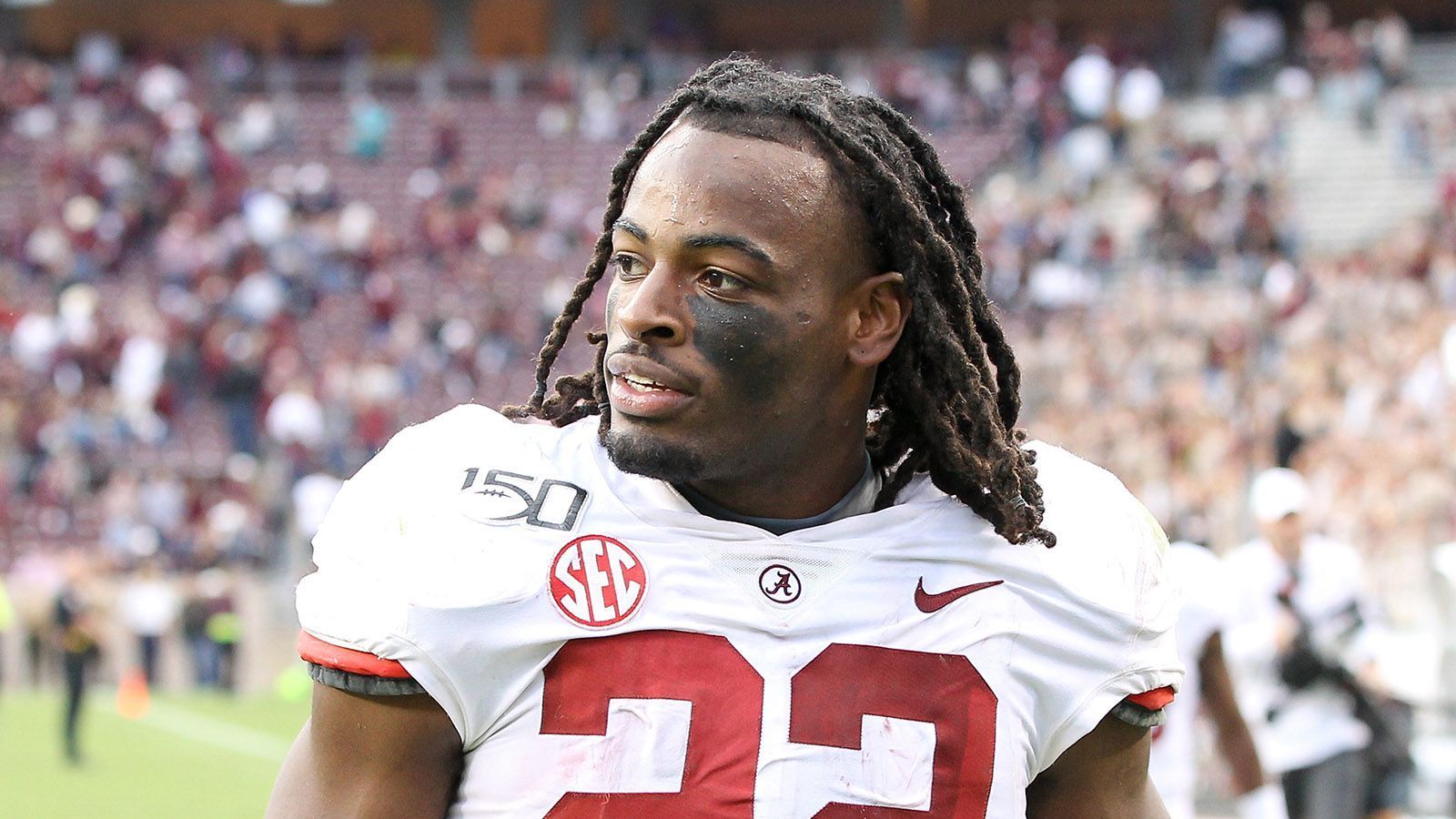 
                <strong>24. Pick: Pittsburgh Steelers - Najee Harris  (Running Back) RB1</strong><br>
                Ben Roethlisbergers letztes Jahr in Pittsburgh. Vergangene Saison war die Offensive ein großes Problem, das Running Game war besonders schlecht. James Conner musste gehen und auch in die O-Line ist eine Baustelle. Mit Najee Harris holt man sich den All-Time Leading Rusher von Alabama, der sowohl läuft als auch fängt. A Taste of Le'Veon Bell für "Big Bens" letztes Jahr.
              