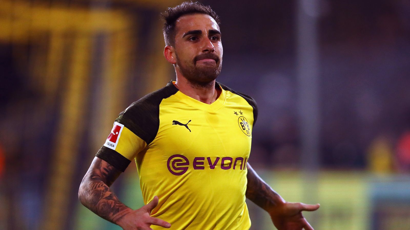 
                <strong>Paco Alcacer (Borussia Dortmund)</strong><br>
                Ablösesumme: 23 Millionen Euro (Kaufoption nach Leihe gezogen)Aufnehmender Verein: Borussia DortmundAbgebender Verein: FC Barcelona
              