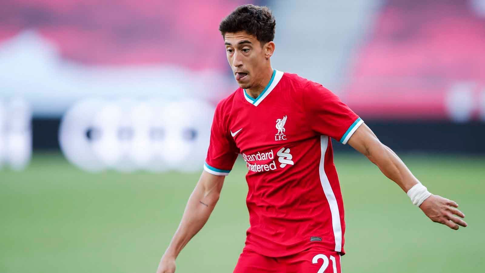 
                <strong>FC Liverpool</strong><br>
                Tsimikas (Foto) ist der bislang einzige Neuzugang, der eine Ablöse gekostet hat. Ein Mittelfeldspieler könnte noch hinzukommen. Bayern-Spielgestalter Thiago soll ganz oben auf dem Wunschzettel stehen. Allerdings gibt es wenig Bewegung hinsichtlich Verhandlungen mit dem FC Bayern. Größere Investitionen soll es ansonsten nicht mehr geben. Mit Mohamed Salah, Sadio Mane und Roberto Firmino verfügt Liverpool über das beste Offensiv-Trio der Liga. In Abwehrchef Virgil van Dijk haben sie zudem dem vielleicht besten Innenverteidiger der Welt. Und das Wichtigste: Die Mannschaft ist eingespielt. ran.de-Tipp: Liverpool verteidigt die Meisterschaft.
              