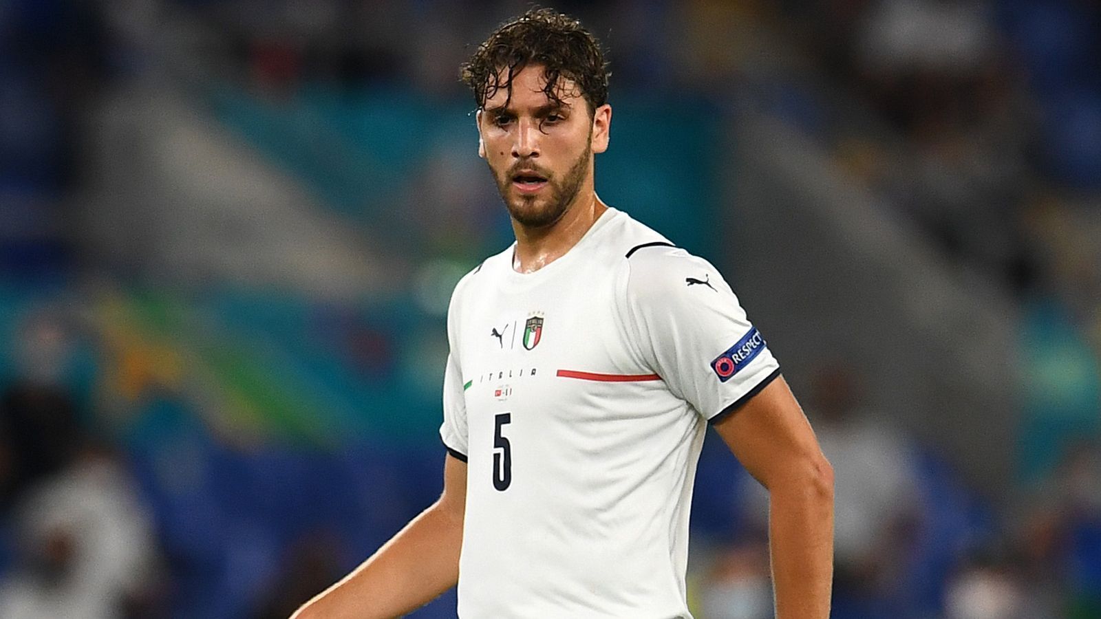 
                <strong>Manuel Locatelli</strong><br>
                Ist in der ersten Hälfte wenig auffällig, nach dem Führungstreffer bieten sich dem Mittelfeldspieler dann mehr Räume. Keine Fehler im Spielaufbau, ähnlich wie seine direkten Mitspieler im Zentrum lässt auch Locatelli wenig Raum für gefährliche Aktionen der Türkei. Wird in der 73. Minute von Cristante ersetzt.  ran-Note: 2
              