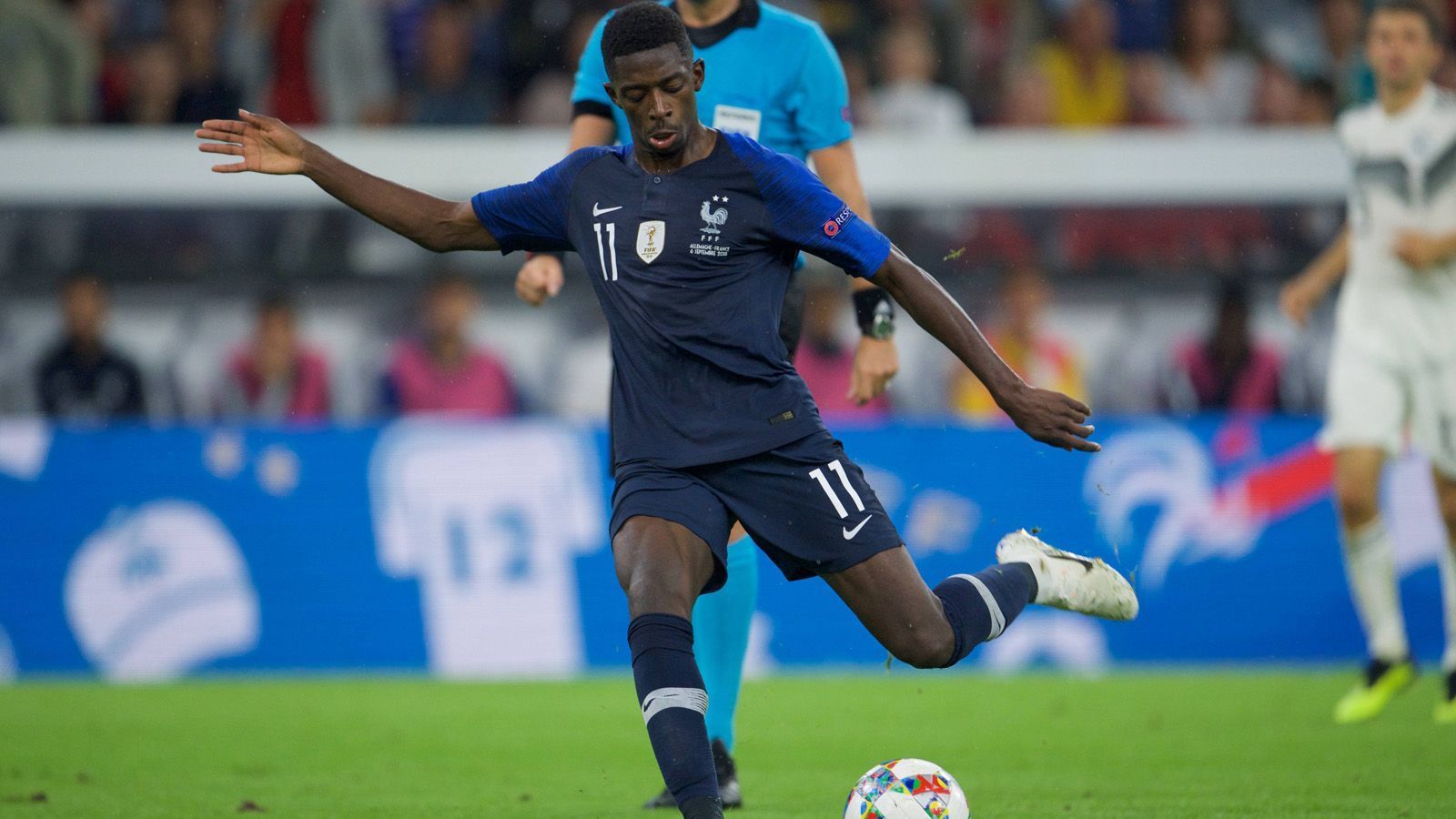 
                <strong>Ousmane Dembele (22) </strong><br>
                Der extrovertierte Profi des FC Barcelona ist neben Mbappe das zweite große Ausnahmetalent im Kader der Equipe Tricolore. Insgesamt sechs mal lief der 22-Jährige für die U21 auf und erzielte dabei zwei Treffer. 
              