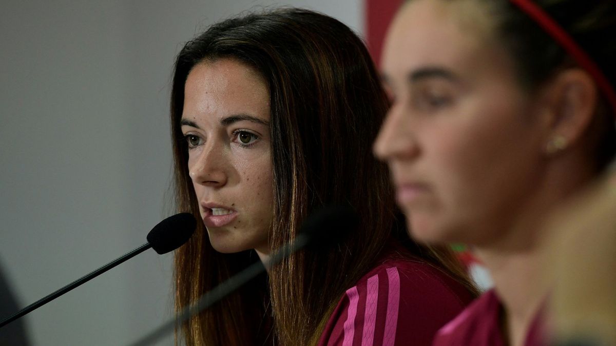 Wieder beim Team:  Aitana Bonmatí (l.)