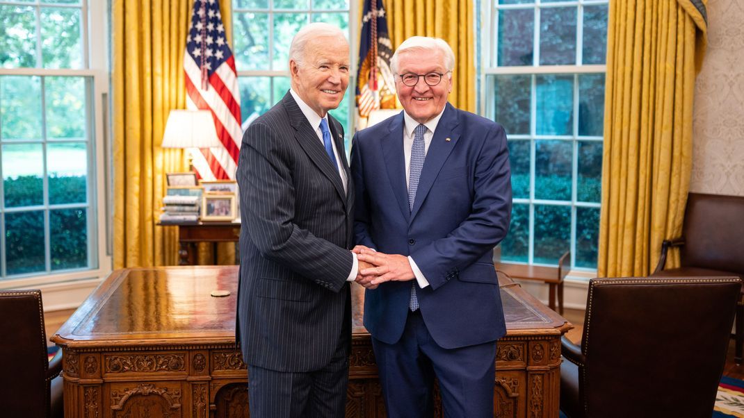 Bundespräsident Frank-Walter Steinmeier bei einem Treffen mit US-Präsident Joe Biden im Weißen Haus.