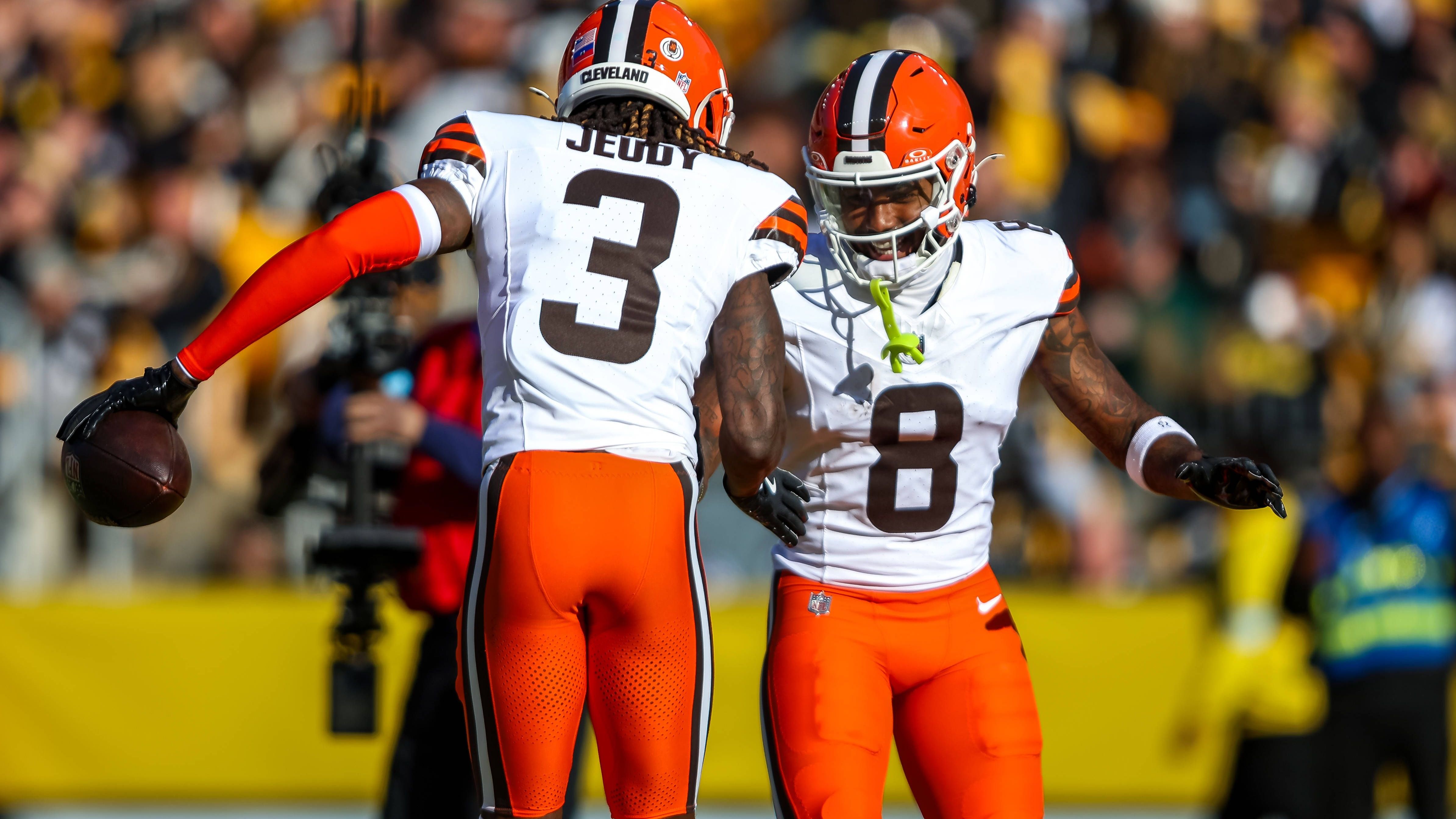 <strong>Platz 18: Cleveland Browns<br>Penalty Yard Differential: -25</strong><br>Selbst erhaltene Penalties: 915 Yards<br>Penalties der Gegner: 890 Yards